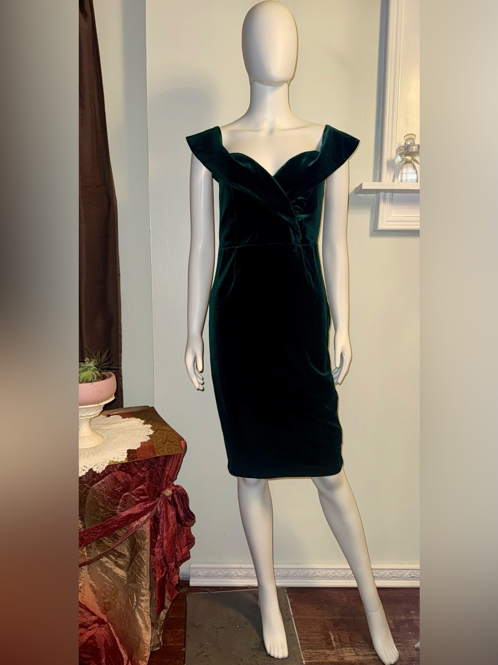 Bardot Emerald Green Off-Shoulder Velvet Midi Dress